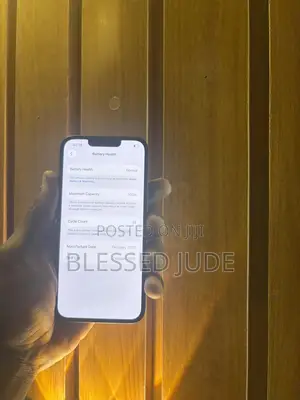 Apple iPhone 16e 128 GB Black