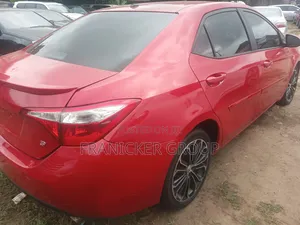 Toyota Corolla 2015 Red