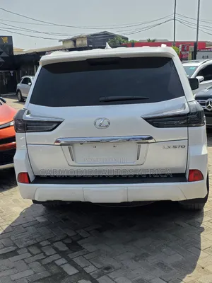 Lexus LX 2018 White