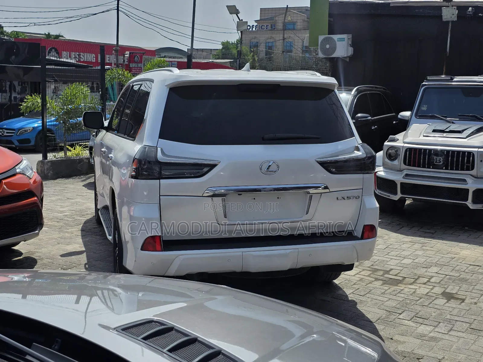 Lexus LX 2018 White
