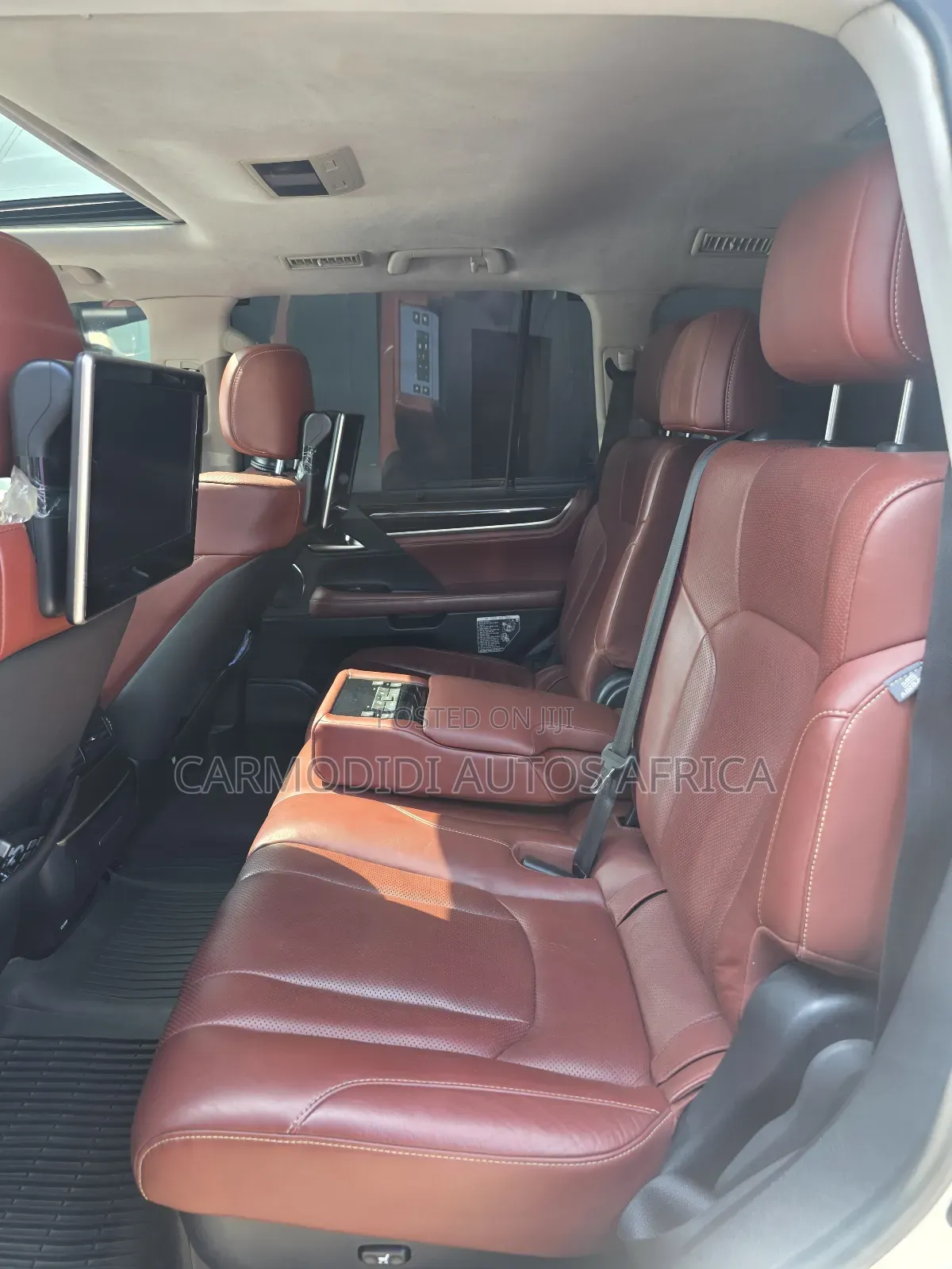 Lexus LX 2018 White