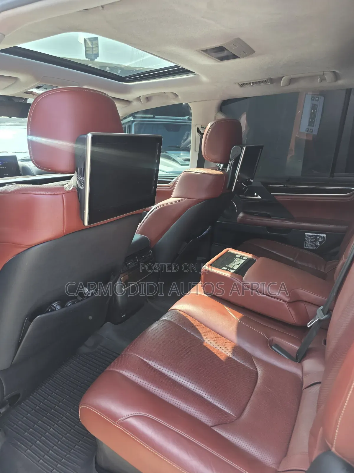 Lexus LX 2018 White
