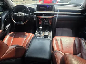 Lexus LX 2018 White