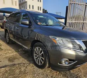 Nissan Pathfinder SV 4dr SUV (3.5L 6cyl CVT) 2015 Gray