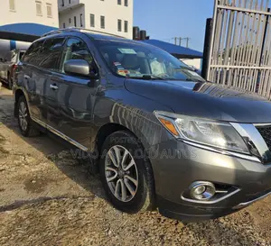 Nissan Pathfinder SV 4dr SUV (3.5L 6cyl CVT) 2015 Gray