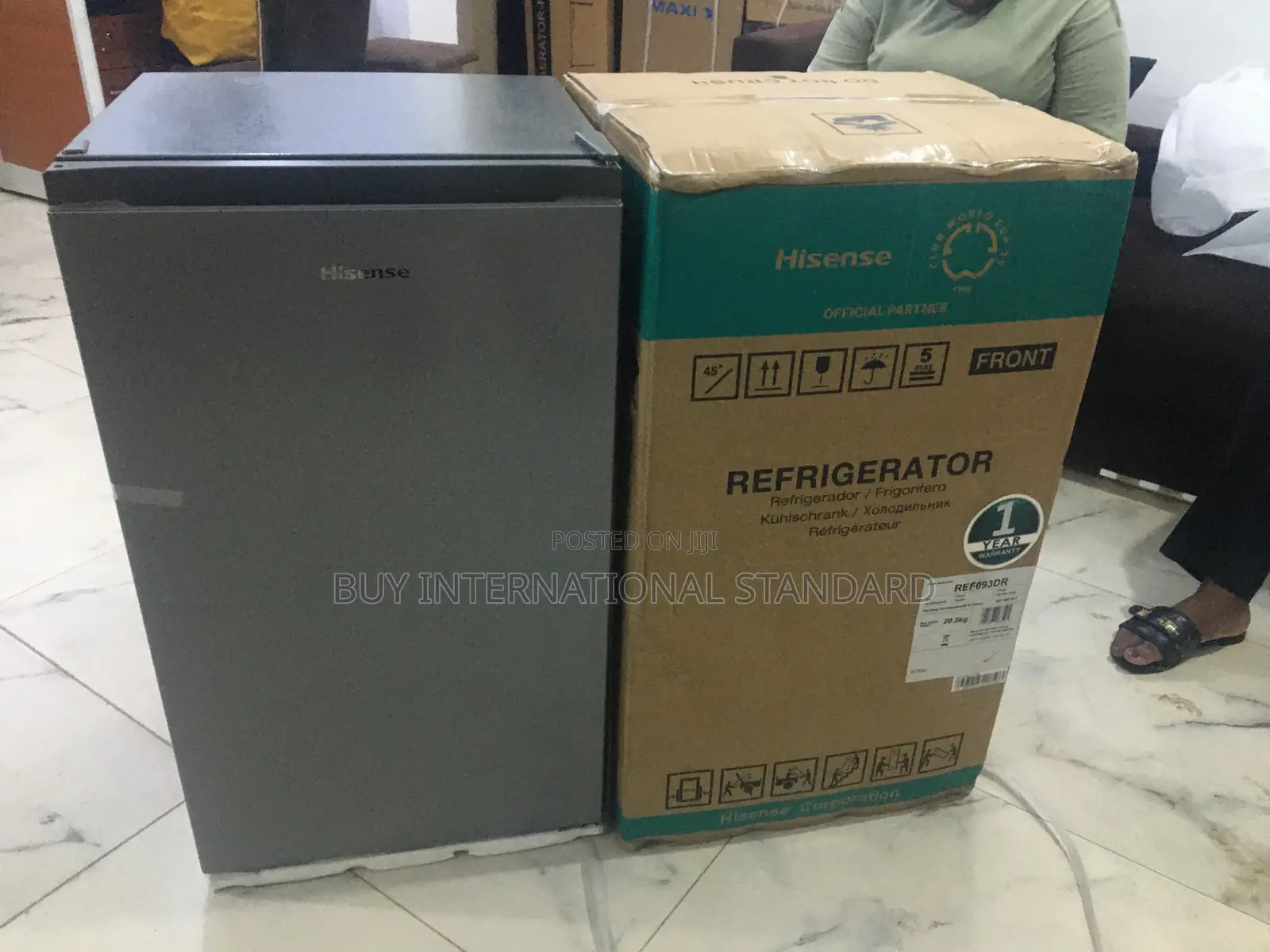 Hisense 95l Mini Fridge – Good Condition