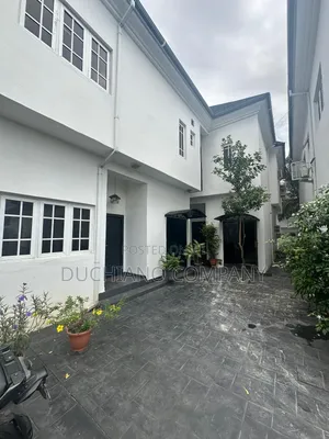 2bdrm Apartment in Lekki Phase 1 for rent