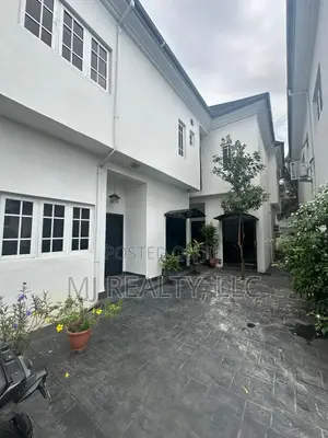 2bdrm Apartment in Lekki Phase 1 for rent