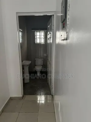 2bdrm Apartment in Lekki Phase 1 for rent