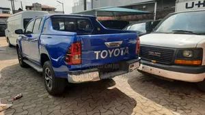 Toyota Hilux 2019 Blue