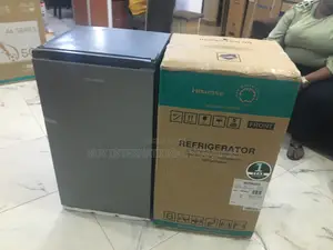 Hisense 95l Mini Fridge – Clean Exterior