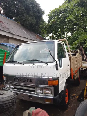 Toyota Dyna 150 Four Tyres Truck