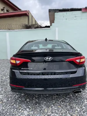 Hyundai Sonata Base Sedan FWD (2.4L 4cyl 6A) 2016 Black