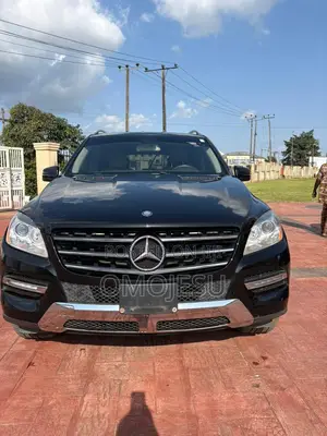 Mercedes-Benz M Class ML350 4MATIC 4dr SUV AWD (3.5L 6cyl 7A) 2014