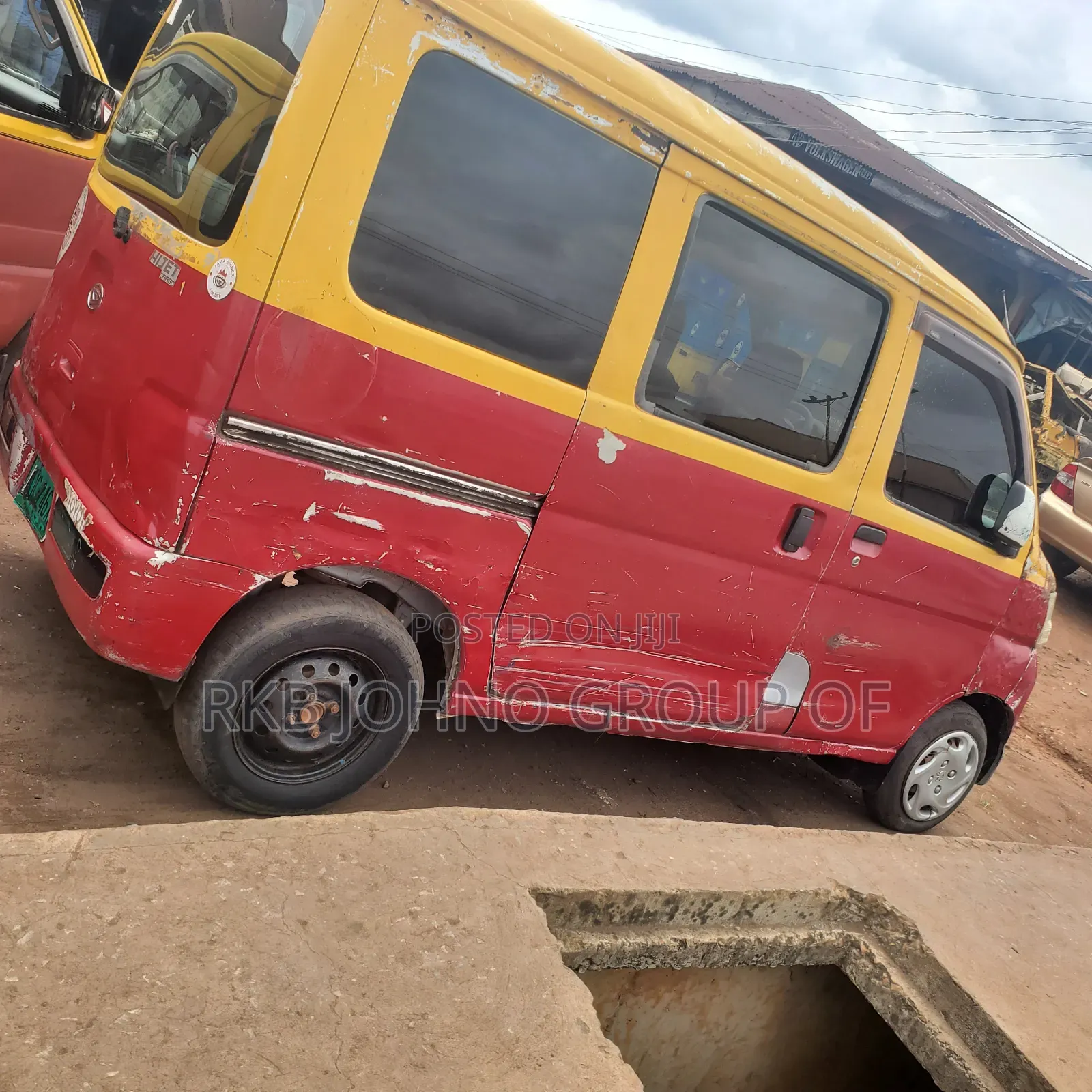 Daihatsu Hijet 2005 Yellow