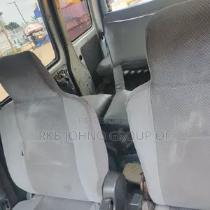 Daihatsu Hijet 2005 Yellow