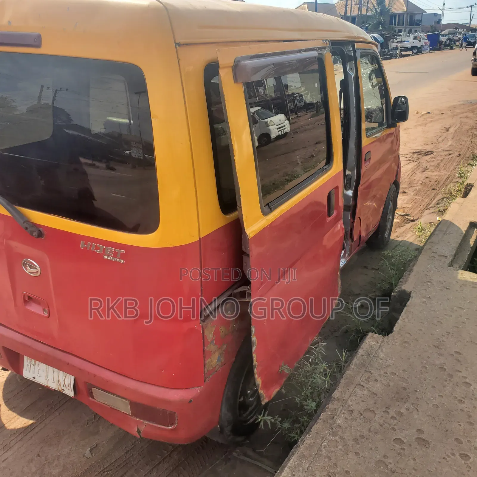 Daihatsu Hijet 2005 Yellow