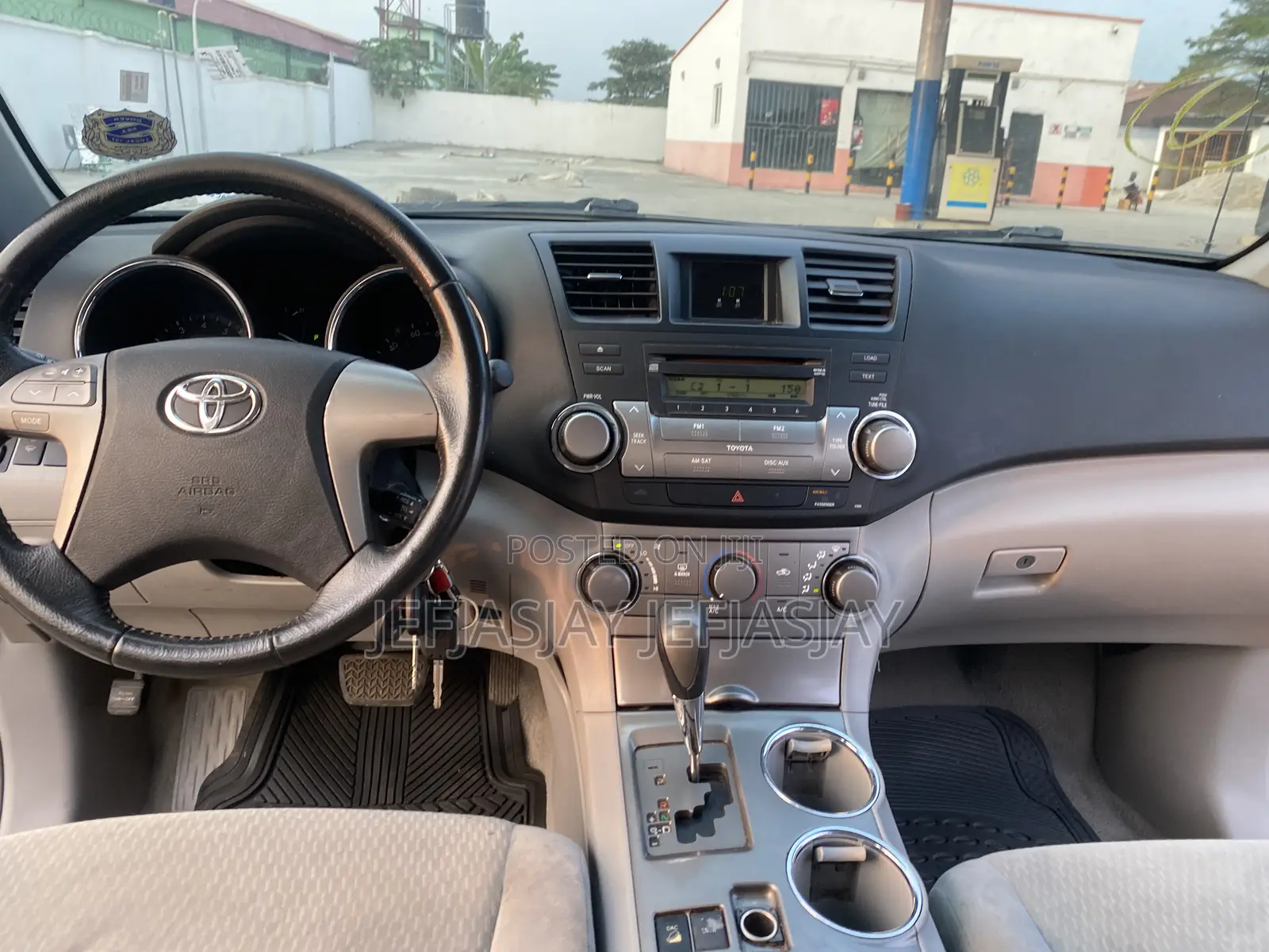 Toyota Highlander SE 2010 Gray