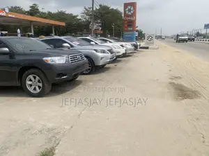 Toyota Highlander SE 2010 Gray