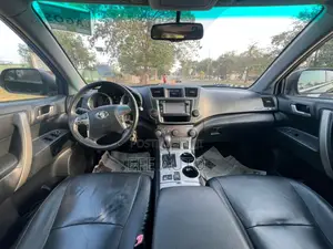 Toyota Highlander 3.5L 4WD 2013 Black