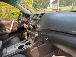 Toyota Highlander 3.5L 4WD 2013 Black