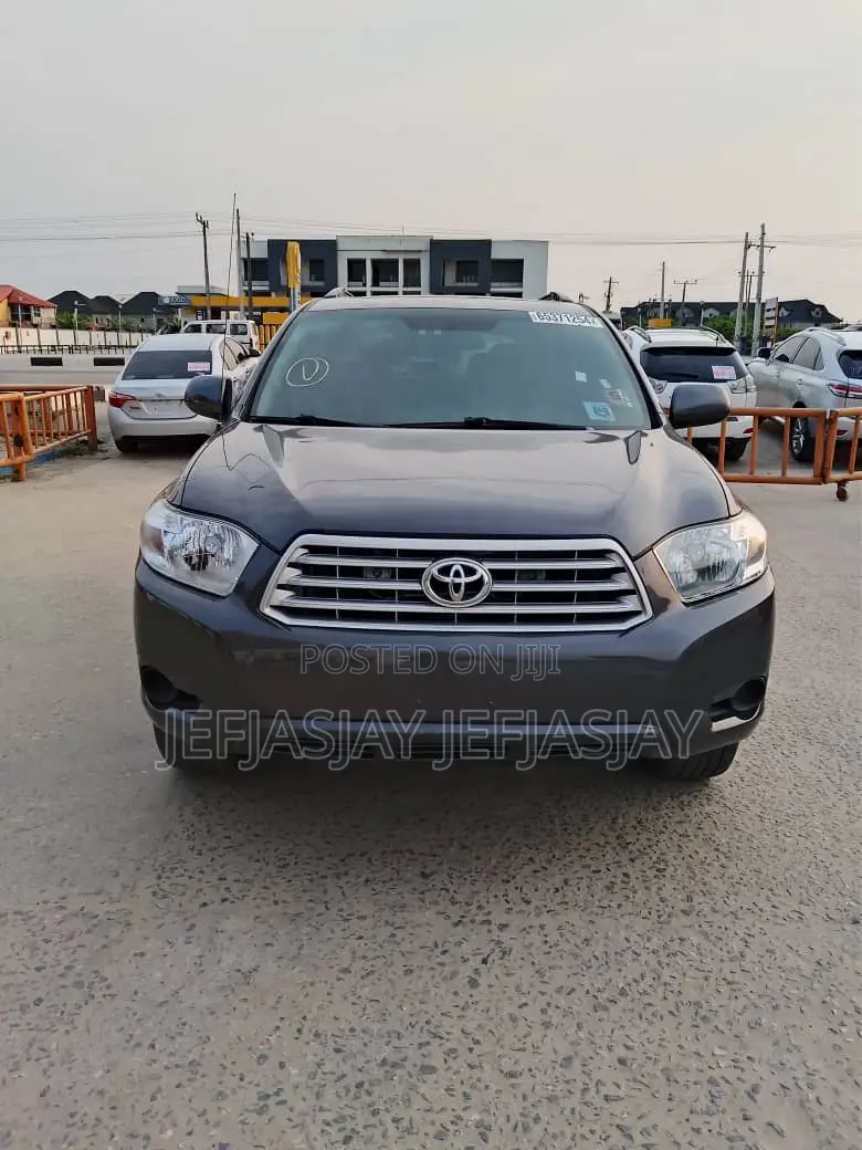 Toyota Highlander SE 2010 Gray