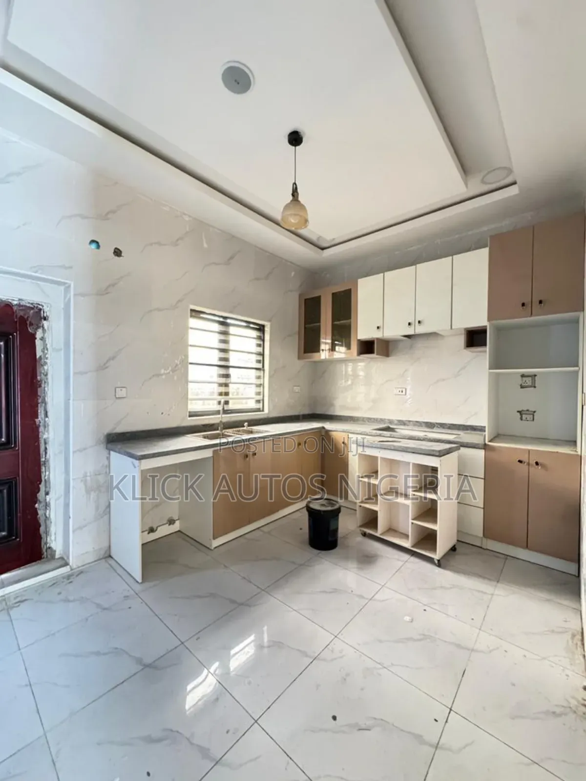 4bdrm Townhouse/Terrace in Chevron for sale