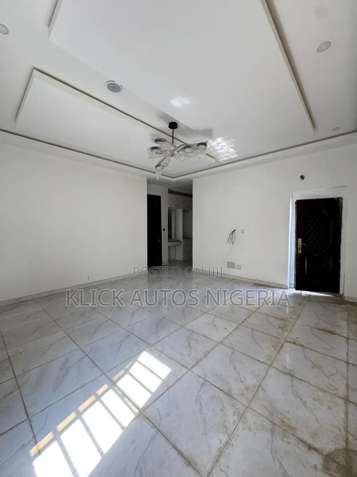 4bdrm Townhouse/Terrace in Chevron for sale