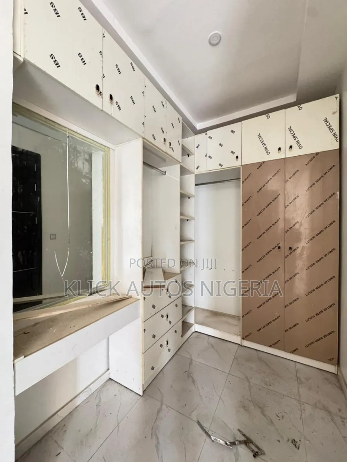 4bdrm Townhouse/Terrace in Chevron for sale