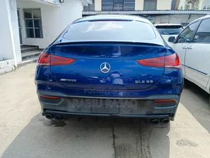Mercedes-Benz GLE-Class 2022 Blue