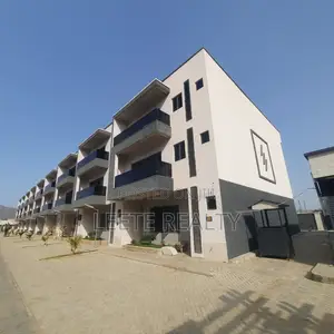 4bdrm Townhouse/Terrace in Jahi for sale