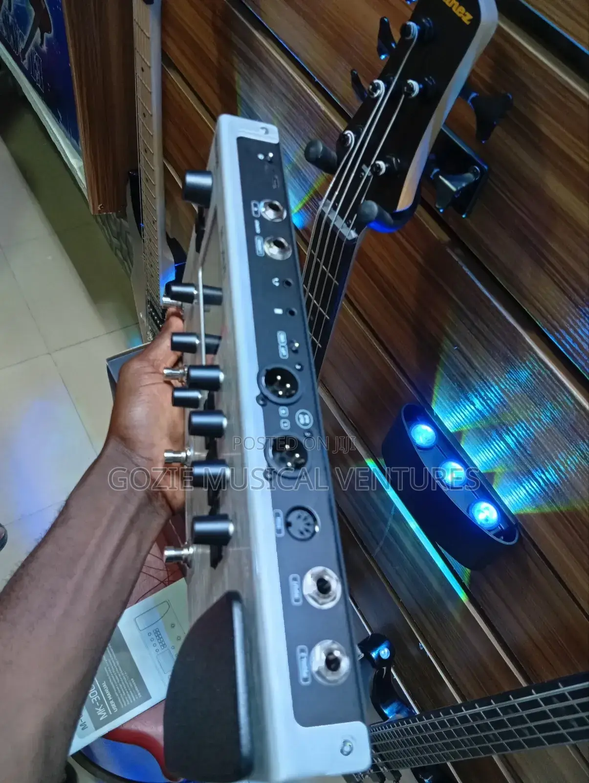 M_ Vave M-K 300 Multi Effect Pedal Processor With Sound.