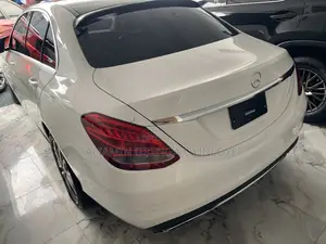 Mercedes-Benz C300 Luxury 4dr AWD 4Matic Sedan (2.0L 4cyl 7A) 2015