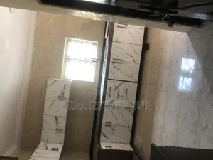 3bdrm Block of Flats in Lugbe for rent