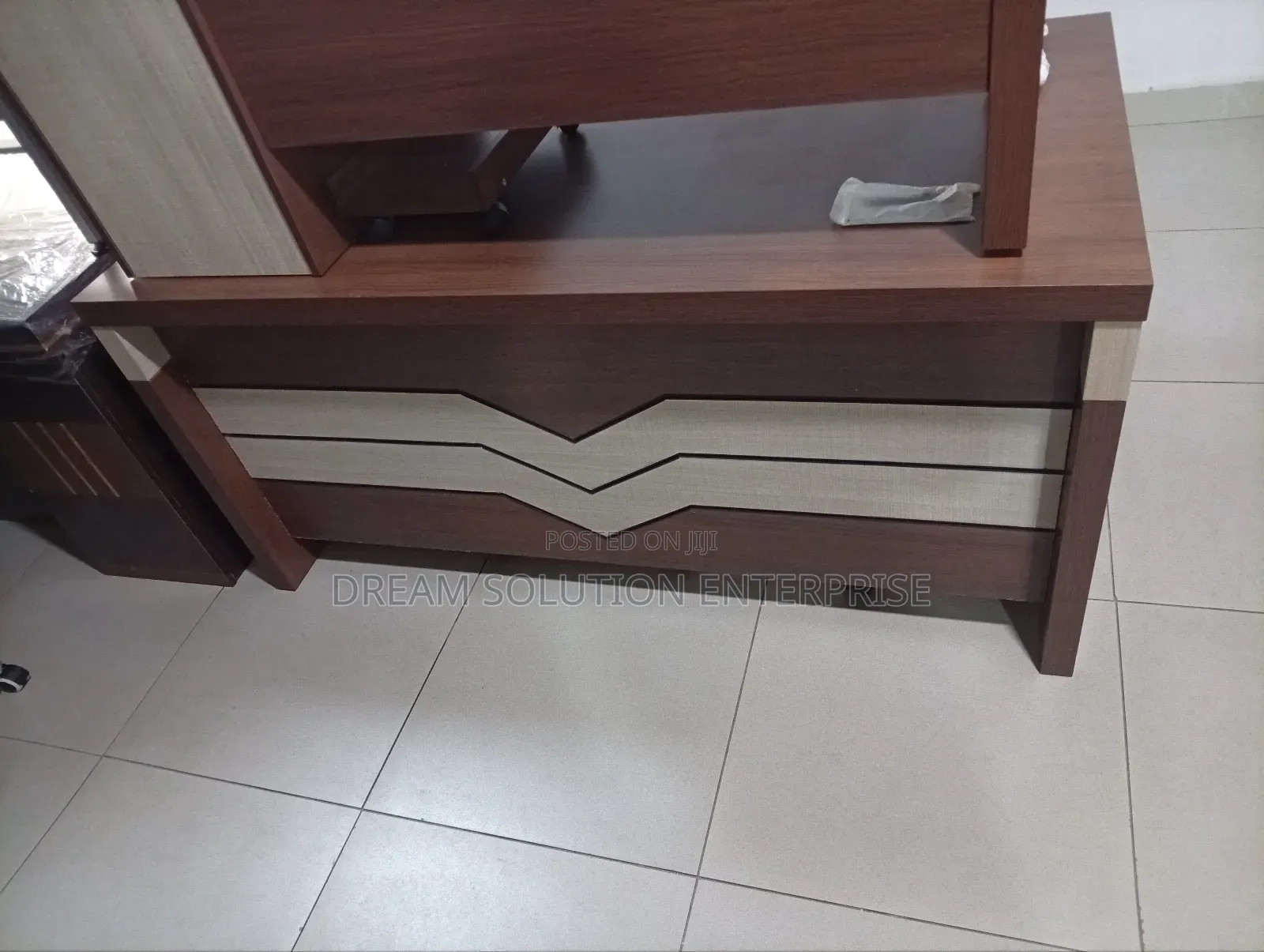 Standard 1.6 Meter Office Table