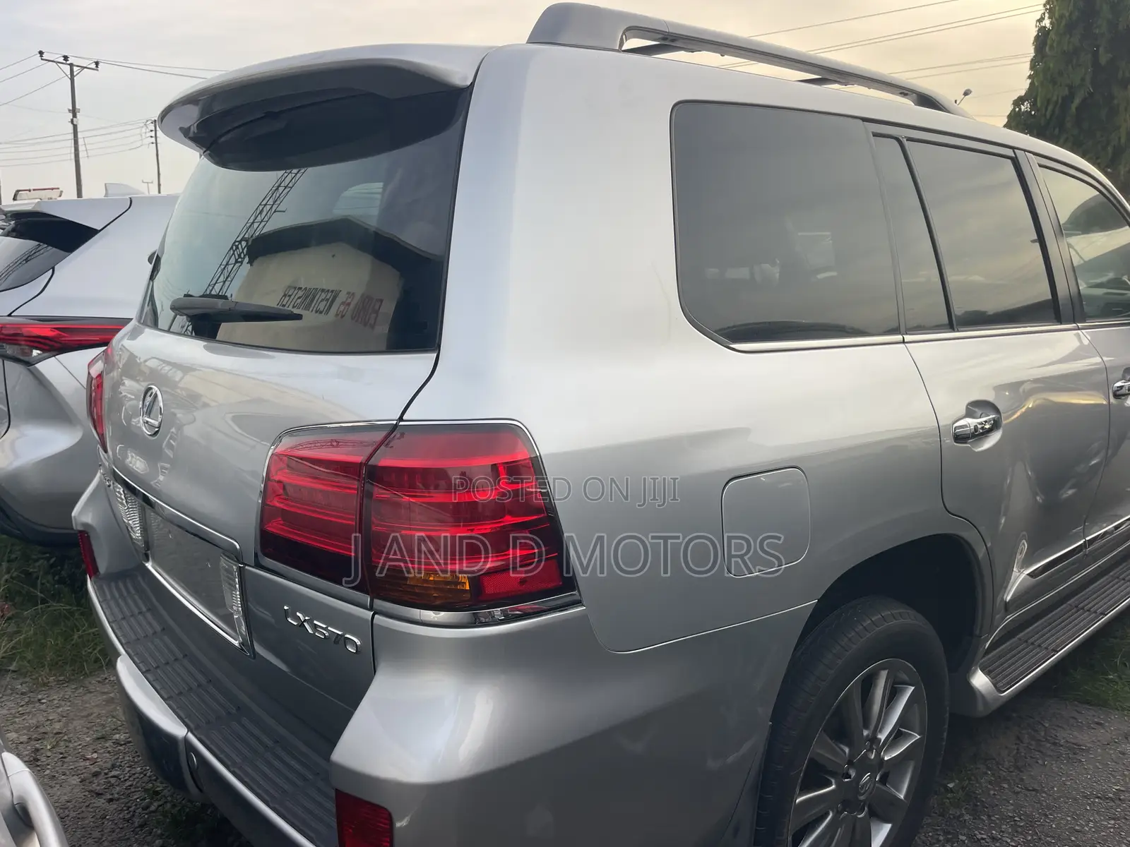 Lexus LX 570 2011 Silver