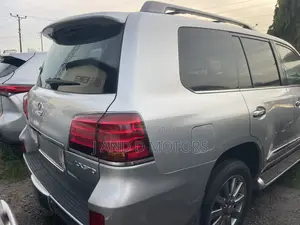 Lexus LX 570 2011 Silver