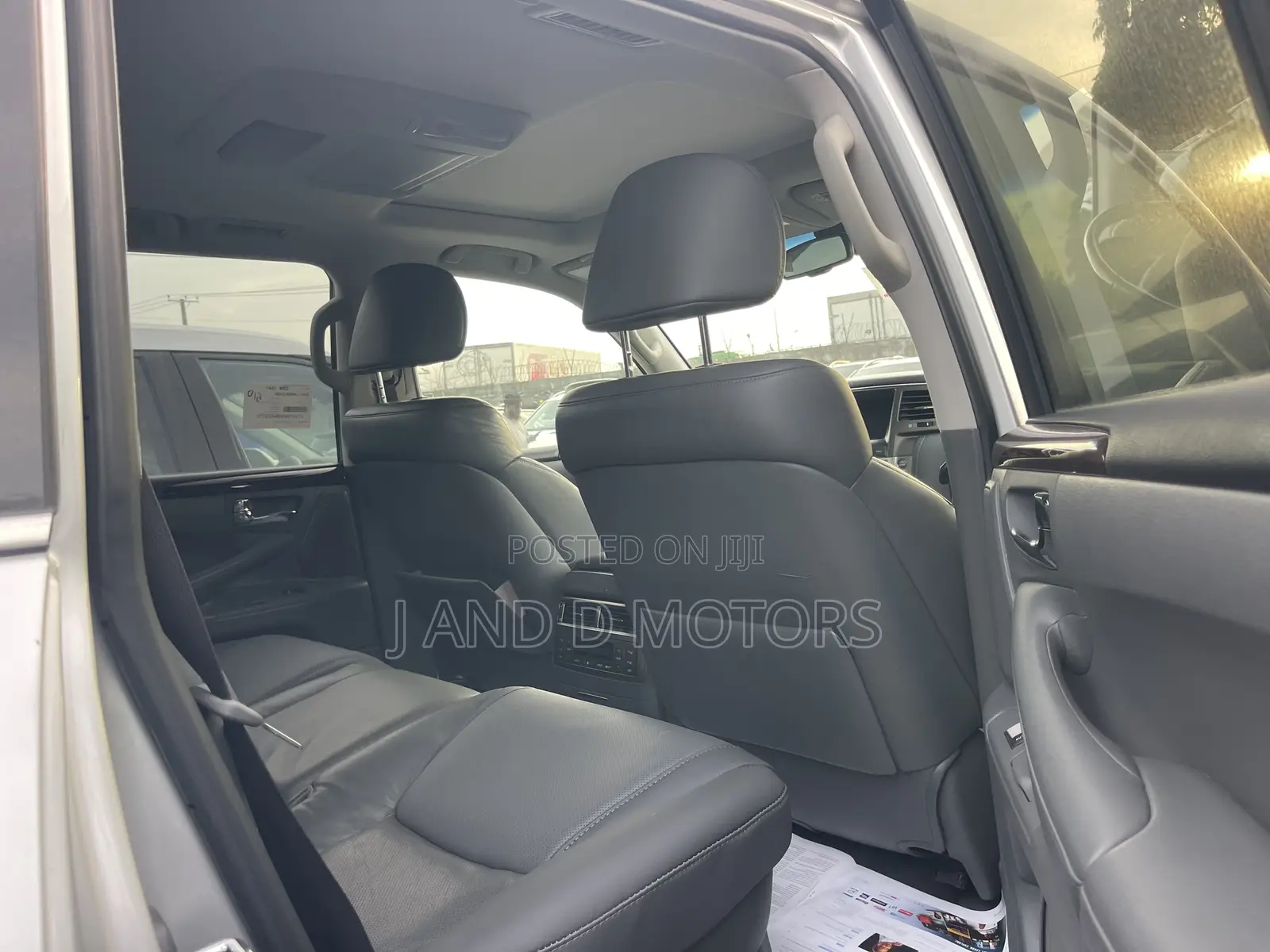 Lexus LX 570 2011 Silver