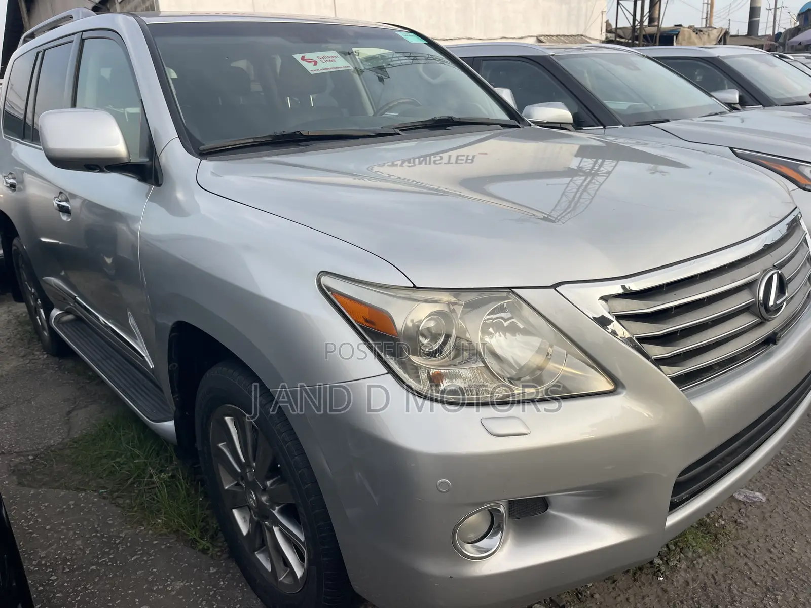 Lexus LX 570 2011 Silver