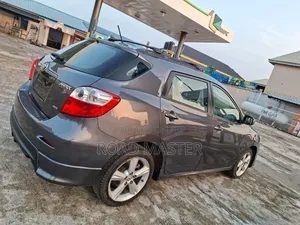 Toyota Matrix S Hatchback AWD (2.4L 4cyl 4A) 2010 Gray