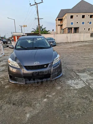 Toyota Matrix S Hatchback AWD (2.4L 4cyl 4A) 2010 Gray