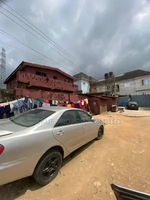 A Building With 20rooms Built on a Plot