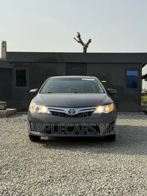 Toyota Camry L 4dr Sedan (2.5L 4cyl 6A) 2014 Gray