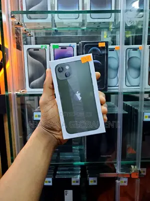 New Apple iPhone 13 128 GB Green