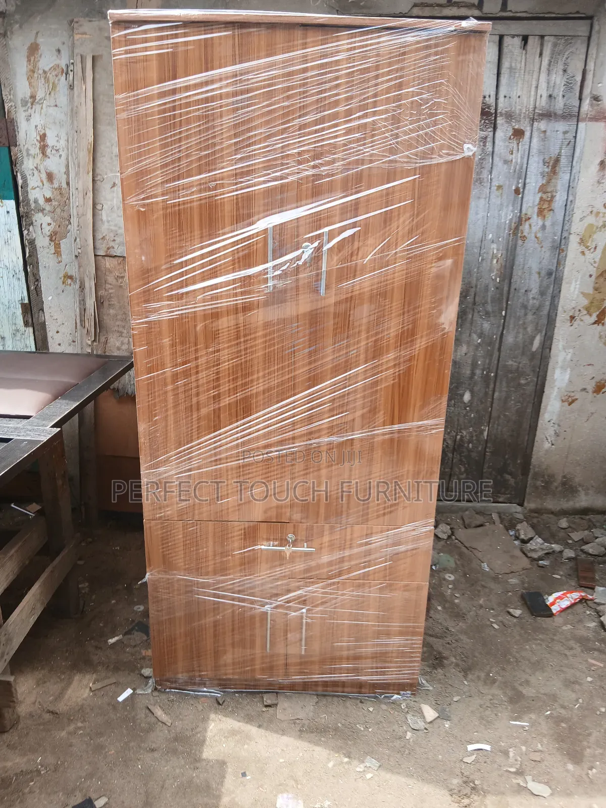 32inchis by 6ft Wardrobe 