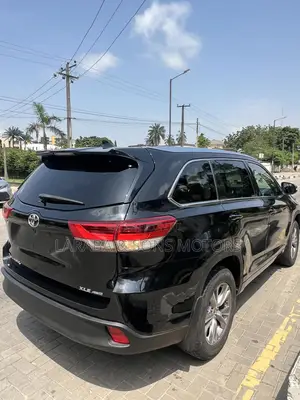 Toyota Highlander XLE V6 4x4 (3.5L 6cyl 6A) 2016 Brown