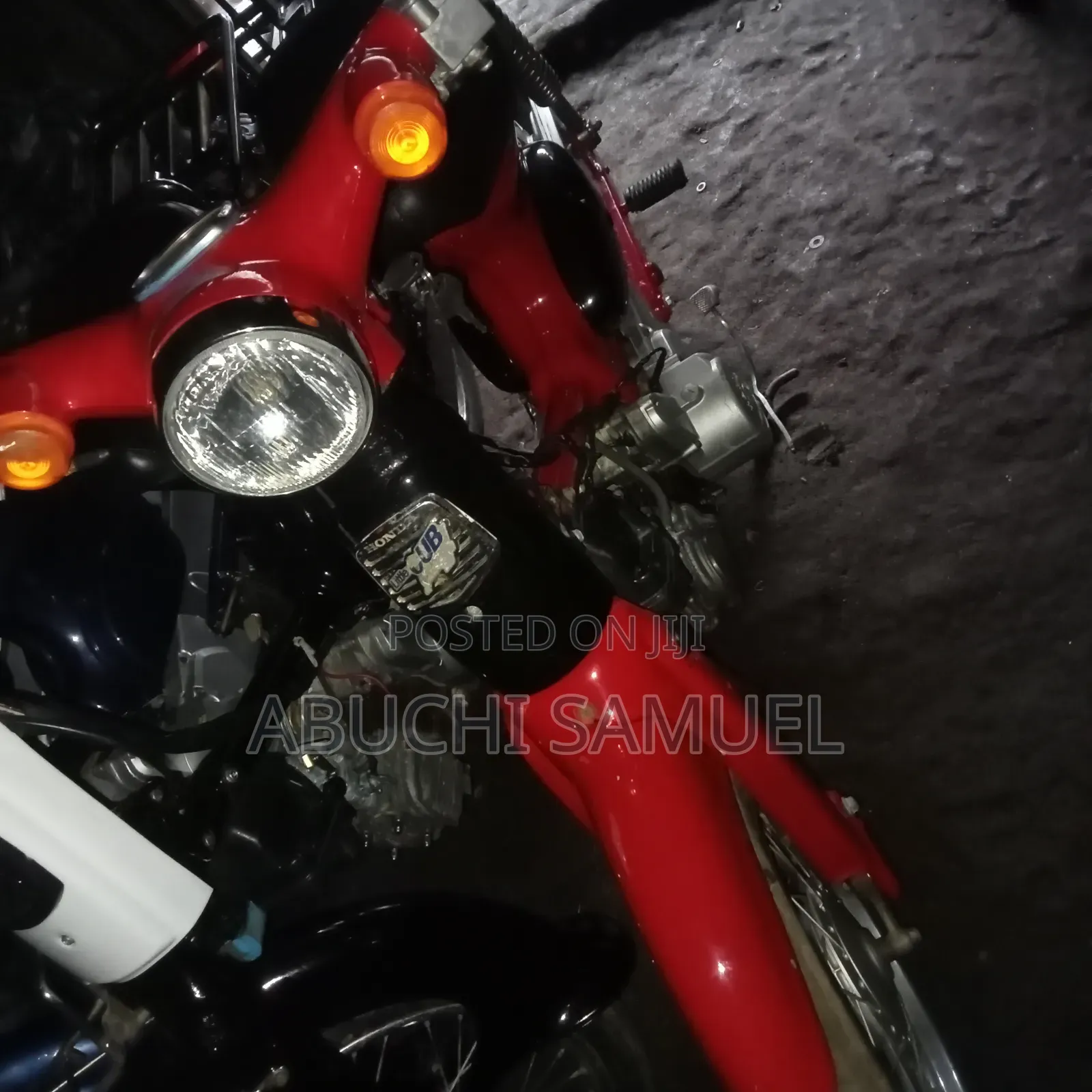 Honda CB 2021 Red