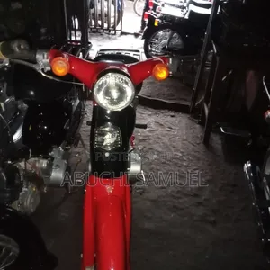 Honda CB 2021 Red