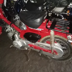 Honda CB 2021 Red