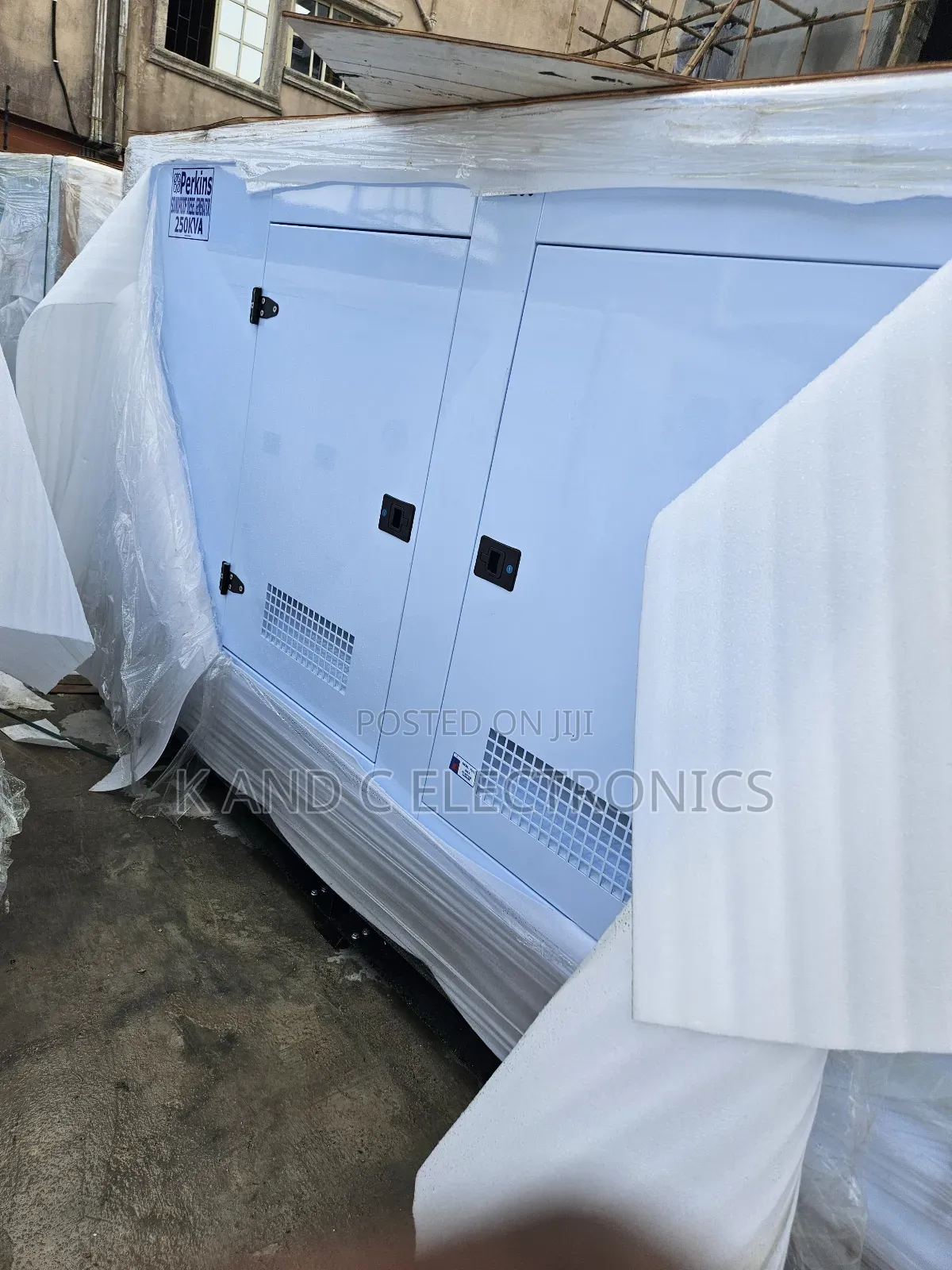 200kva Perkins Diesel Engine Generator Soundproof
